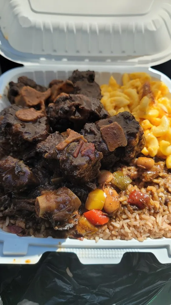 Oxtail and Macaroni Cheese